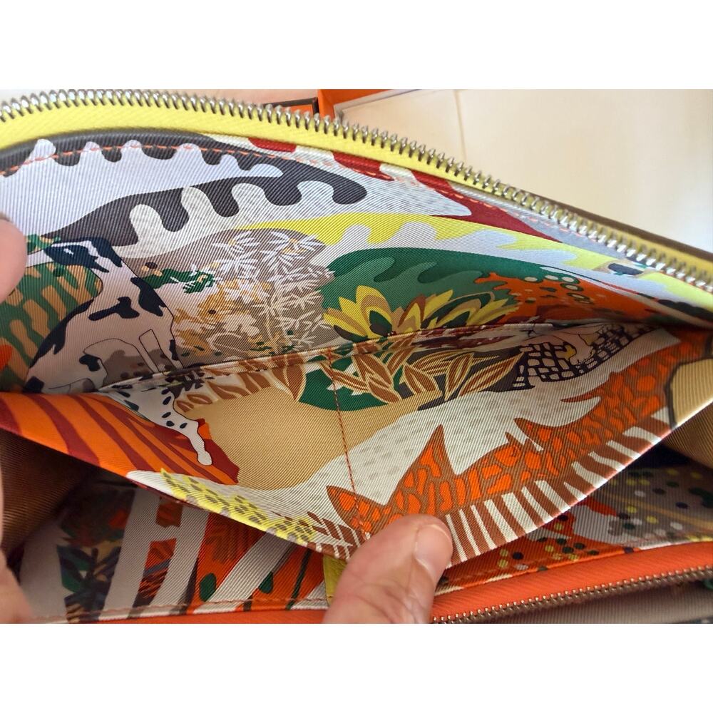 Hermès Azap Silk'In Long Wallet in Lime Evercolor Leather – Pristine with Box - Picture 8 of 10